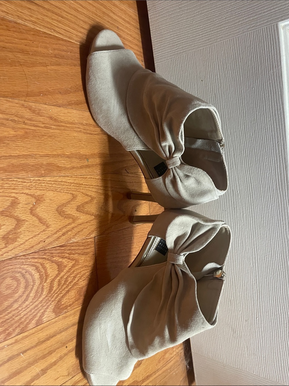White House Black Market Beige Open-Toe Knotted Heel Booties